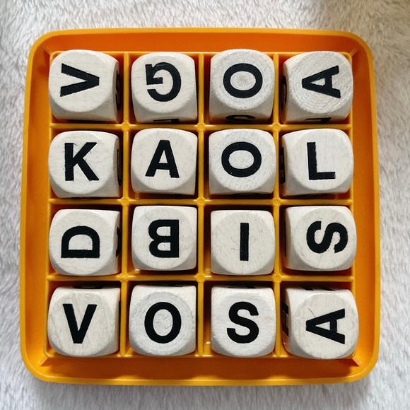 Vintage 1976 Boggle Parker Brothers Hidden Word Game - Picture 3 of 14